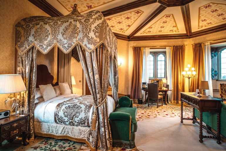 Ünlüler hangi şato otellere gidiyor