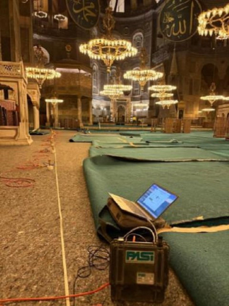 Alınan tedbirler fotoğraflarla anlatıldı | Ayasofyaya kamyon girdirildi tartışmalarıyla ilgili yetkililerden açıklama