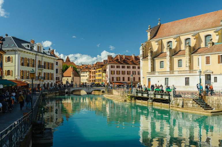 Venedik’e alternatif arayanlara: Fransa’nın büyüleyici kanal şehri Annecy