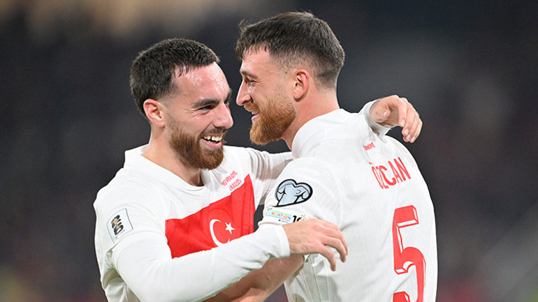 Beşiktaş, A Milli Takımın iki yıldızı için harekete geçti