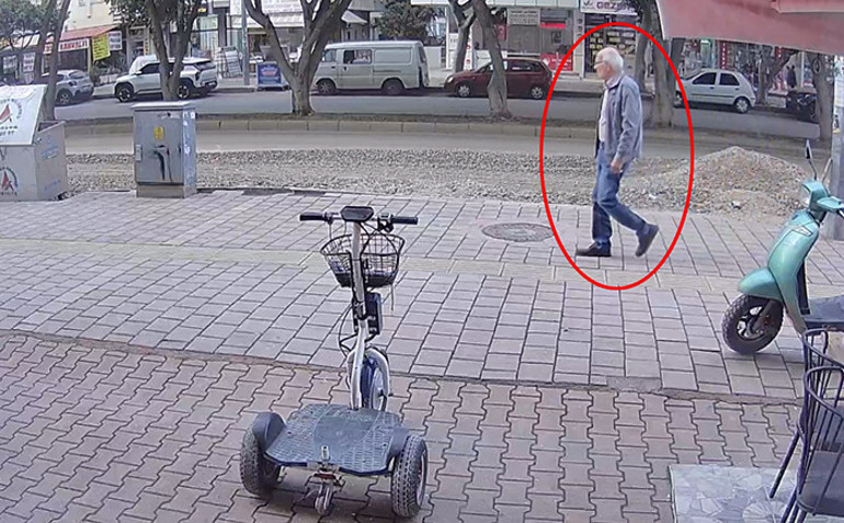 Kaza sonrası olay yerinde kepçe ve çevredekiler