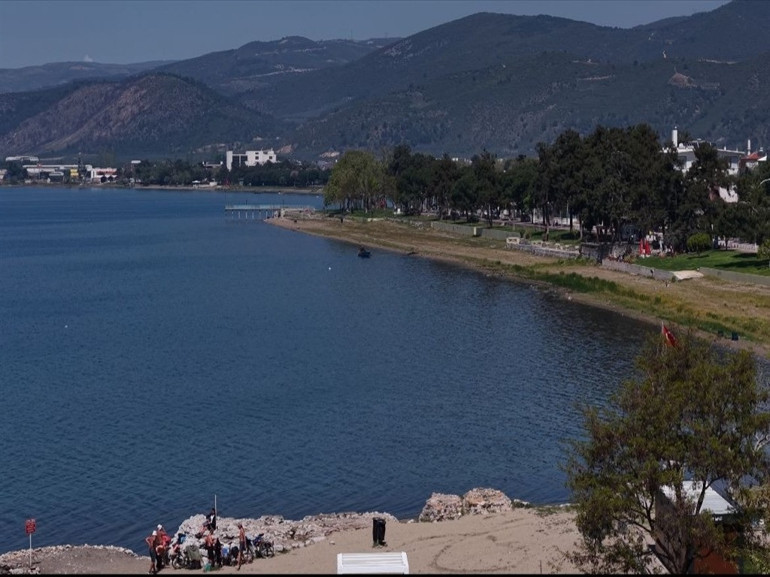 Papanın geleceği ilçemizde güvenlik önlemleri had safhada: Araçlar tek tek kontrol ediliyor