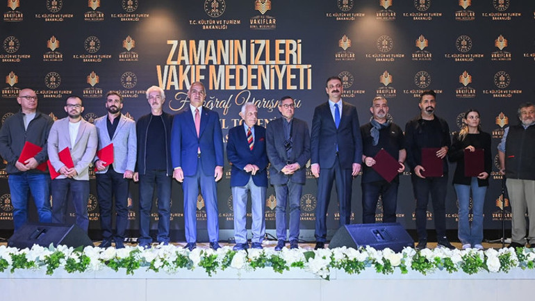 Bakan Ersoydan Ayasofya açıklaması: Özgün doku titizlikle korunuyor