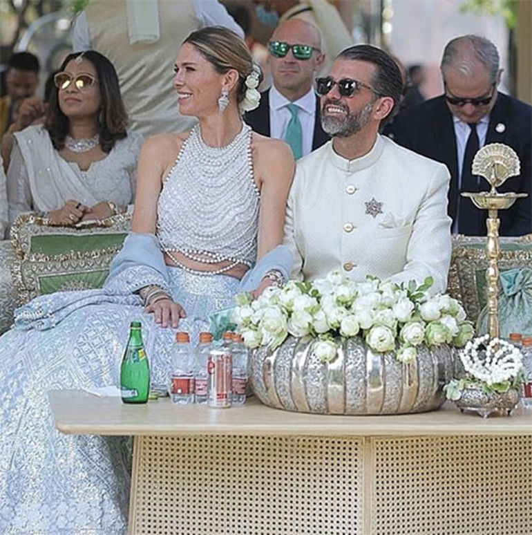 7 milyonu acımadan harcadılar... Bir pasta vardı tam dört metre... Dünya düğün görsün