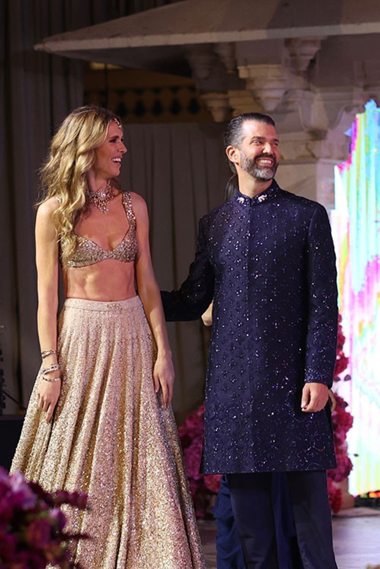 7 milyonu acımadan harcadılar... Bir pasta vardı tam dört metre... Dünya düğün görsün