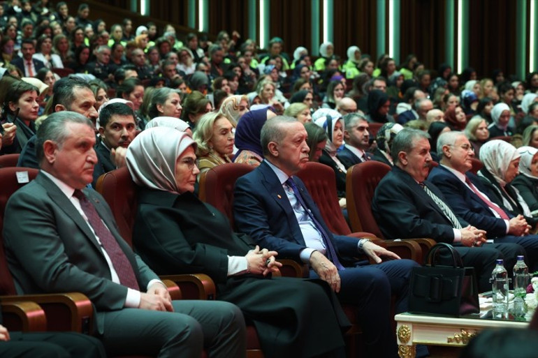 Cumhurbaşkanı Erdoğan: Kadına ve çocuğa karşı şiddet insanlık suçudur