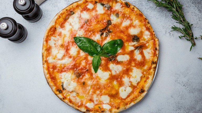 Tek hamurdan 3 farklı pizza: Margherita, dört peynirli ve sebzeli pizza tarifleri