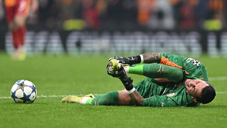 Galatasarayda kırmızı kart tepkisi Promise David sadece 3 dakika sonra gol attı