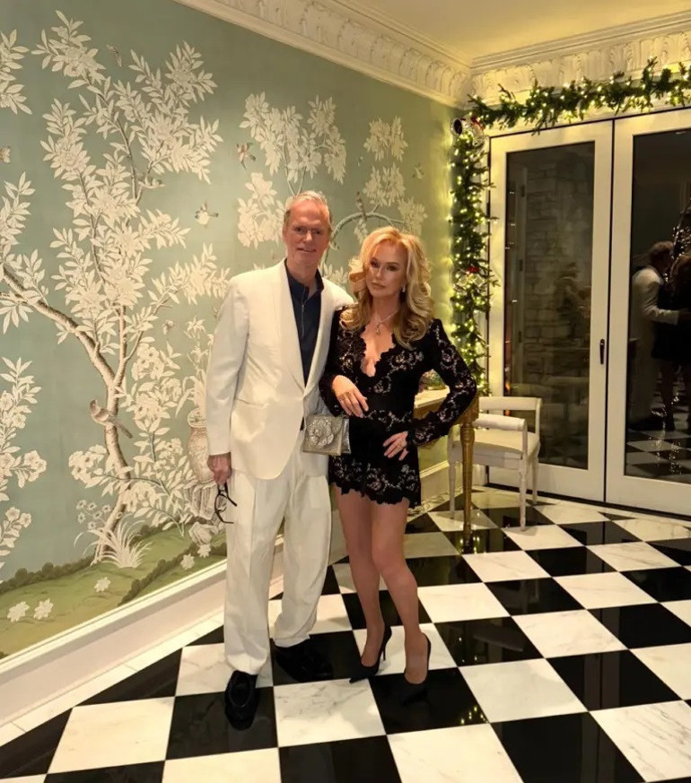 Sosyetik çift bir yastıkta 46 yılı devirdi