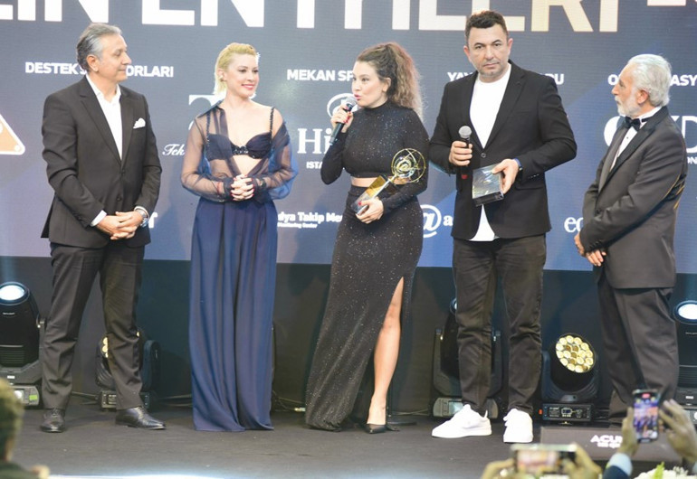 Ödül gecesinde Uzak Şehir fırtınası