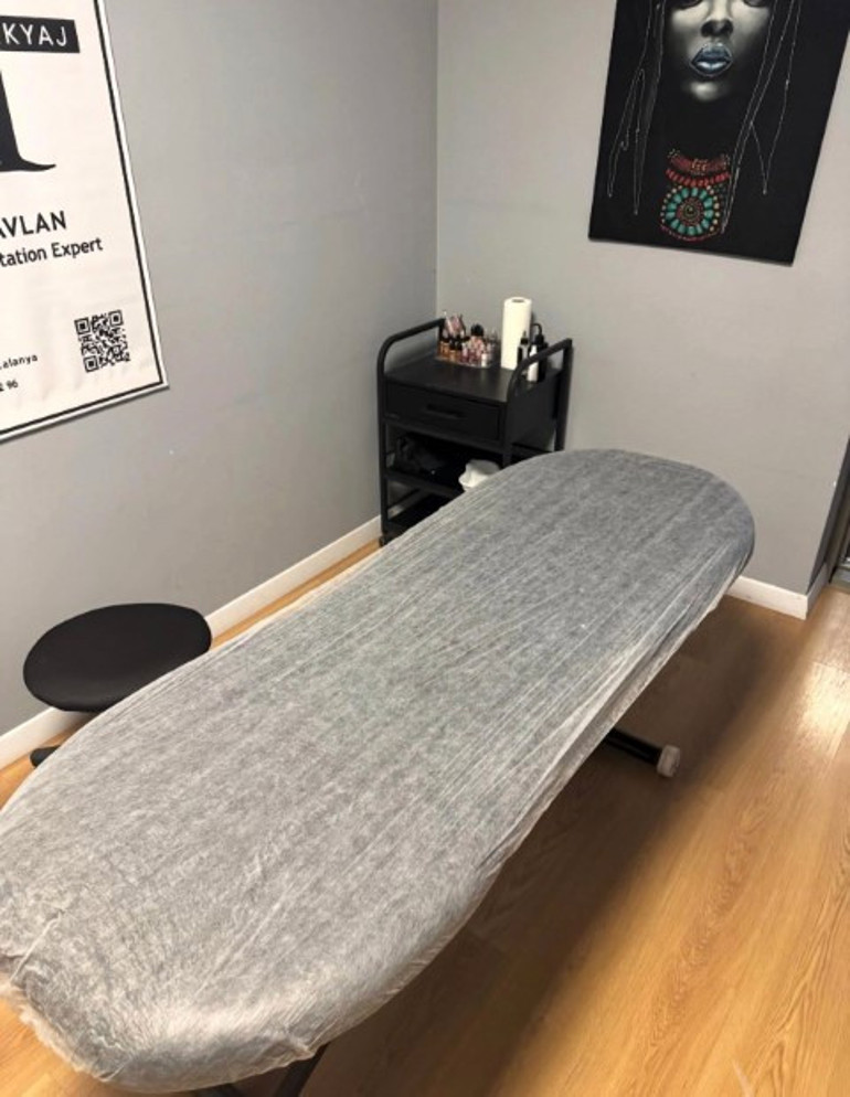 Ekipler çilingirle girilen işletmede inceleme yapıyor