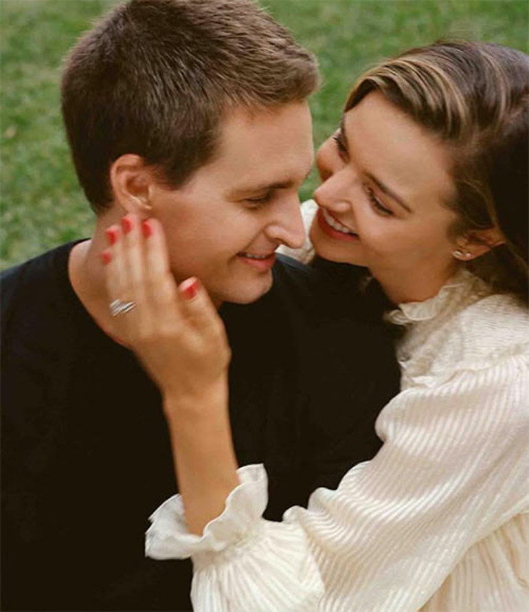 Önce kendi servet kazandı, sonra daha zenginle evlendi... Aşkta bile para parayı çekti... Sonra ona üç erkek evlat verdi