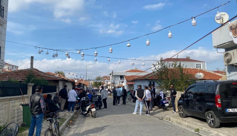 Eve kurşun yağdırdılar Kadına ve çocuğa şiddete hayır pankartı taşıyan Rümeysa öldürüldü