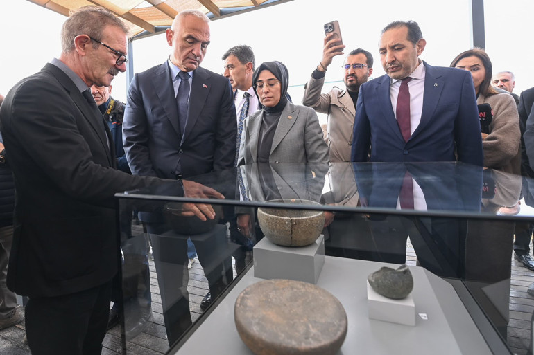Taş Tepeler’de 30 yeni bulgu Bakan Ersoy yeni keşifleri tanıttı