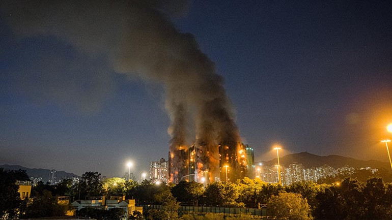 Hong Kongda dehşet anları: Ölüler ve mahsur kalanlar var