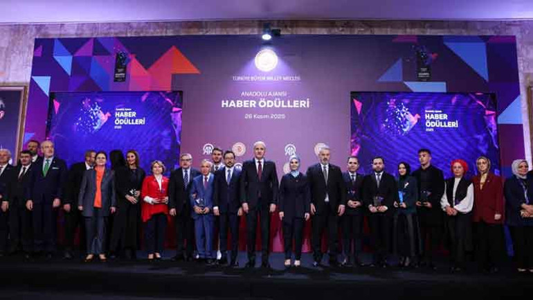 Törende katılımcılardan bir kare