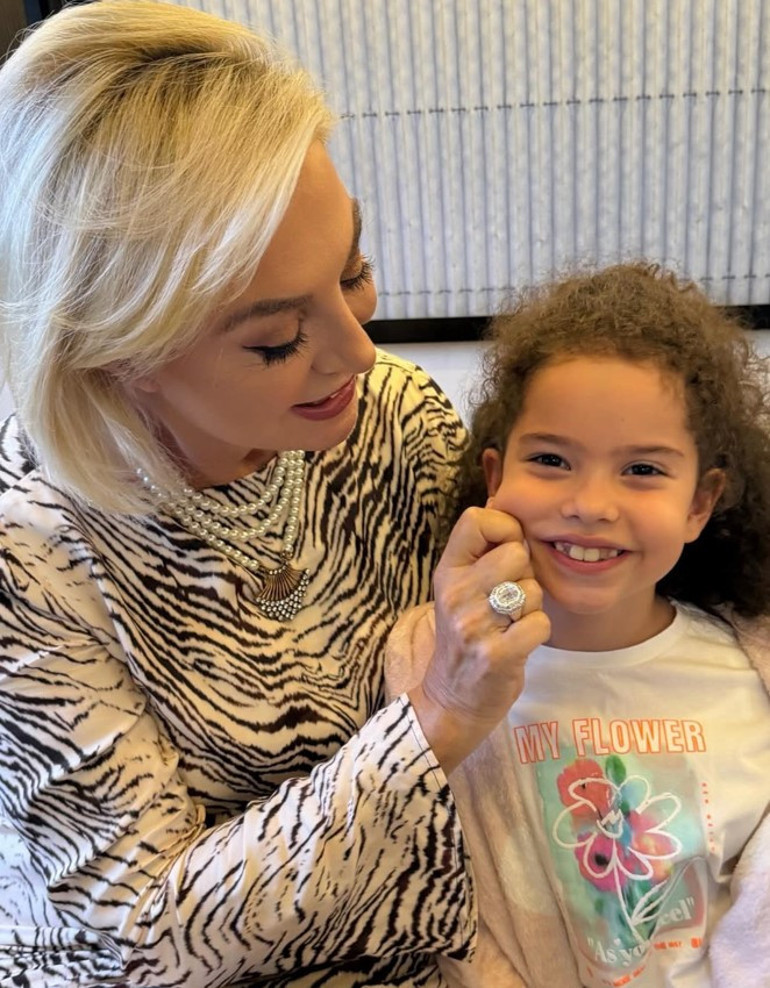 Güller ve Günahlarda şenlik havası... Sırlar ekranda, kahkaha sette