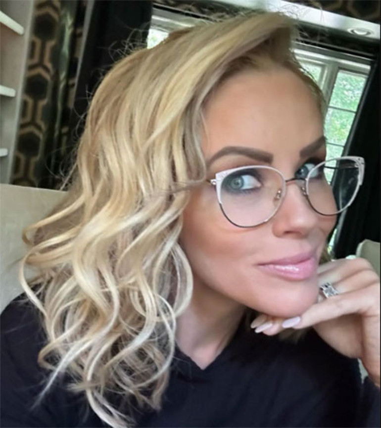 Bir implant ünlü oyuncuya kabusu yaşattı.... Dişlerim dökülmeye başladı... Dokuz kez ameliyat oldum