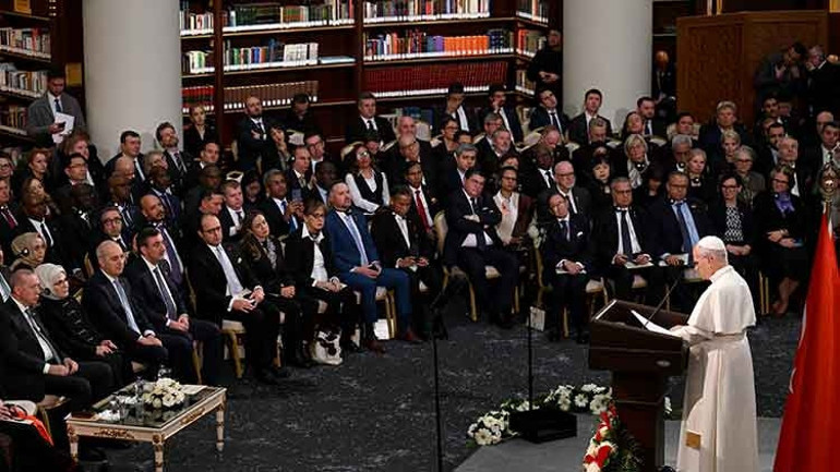 Papa, dünyanın en büyük üçüncü kütüphanesinde konuştu... Cihannüma Salonu’ndaki tarihi buluşma geniş yankı uyandırdı
