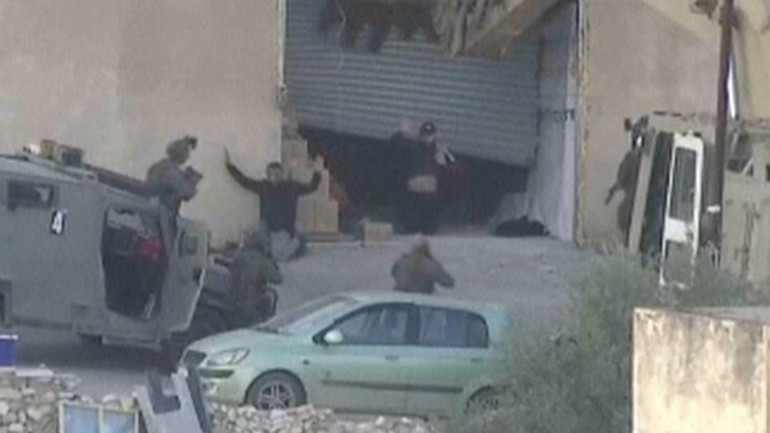  İsrail güçleri teslim olan sivilleri katletti İşte anbean yaşananlar