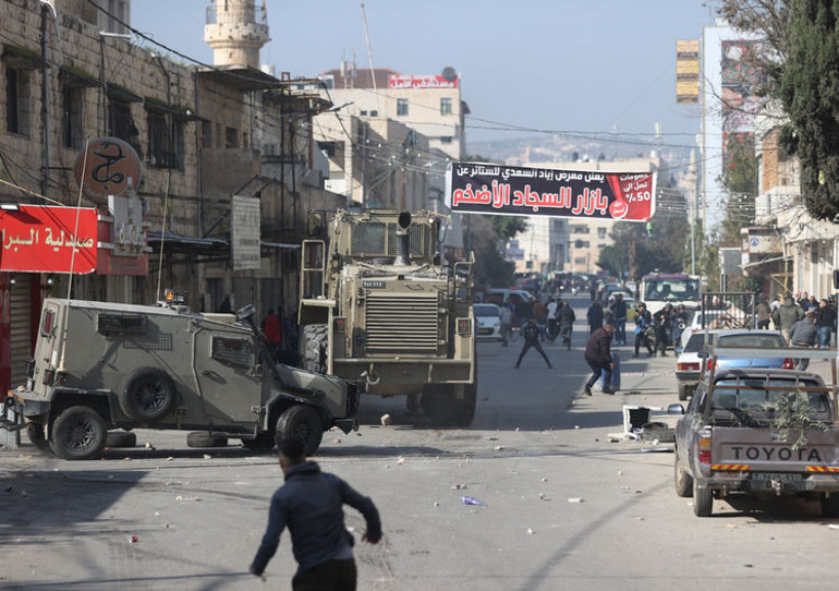  İsrail güçleri teslim olan sivilleri katletti İşte anbean yaşananlar