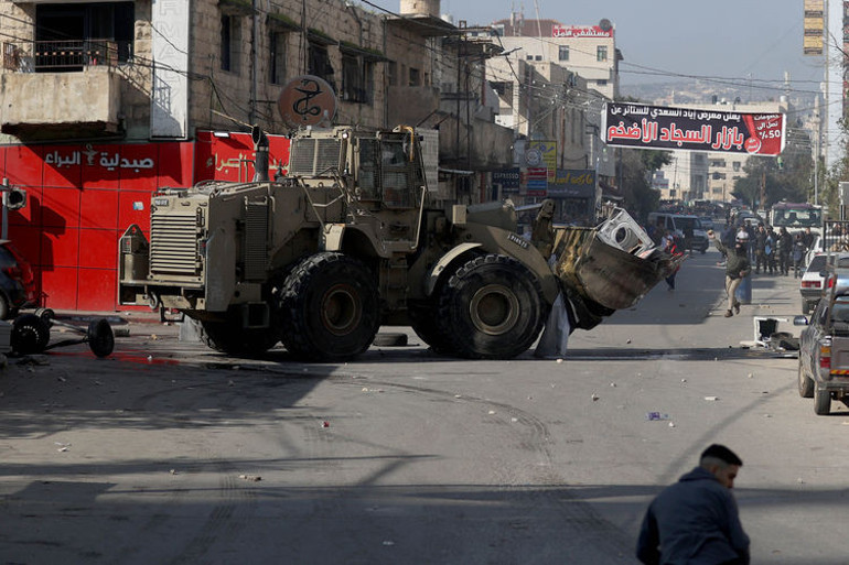  İsrail güçleri teslim olan sivilleri katletti İşte anbean yaşananlar