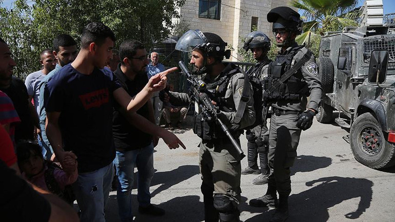  İsrail güçleri teslim olan sivilleri katletti İşte anbean yaşananlar