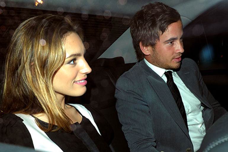 Hayatının yarısını nişanlanıp ayrılarak geçirmişti... Kocam sonumuz benzemesin diye evlenme teklif etmedi