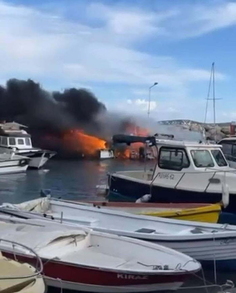  7 tekne alevlere teslim oldu