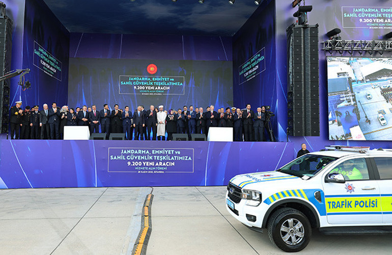 Cumhurbaşkanı Erdoğan: Sokak çetelerine nefes aldırmayın