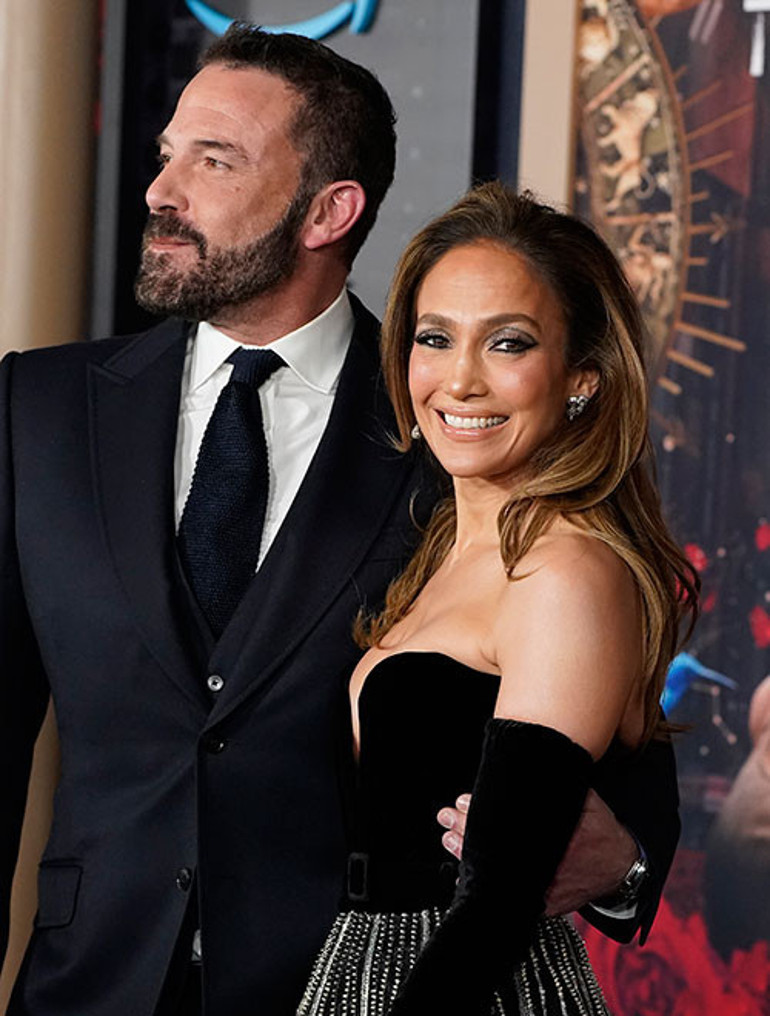 Büyük aşkla evlenip iki yılda boşanmışlardı... Eski kocasının kabusu oldu... Peşini bir türlü bırakmıyor