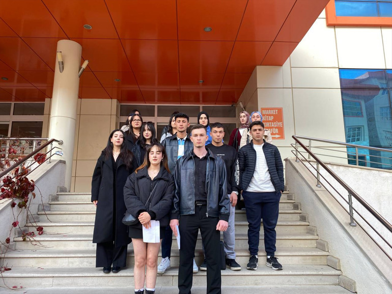 Gümüşhane Üniversitesi öğrencilerinin sessiz yürüyüşü