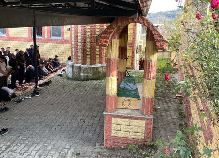 11 yaşındaki çocuğun yürek yakan ölümü Ağabeyi de 10 yıl önce aynı sebepten vefat etmiş