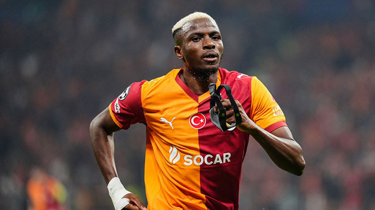 Osimhen tedavi sürecinde