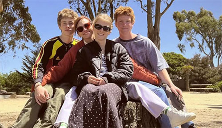 Çok ünlü bir aşkın ilk bebekleri oldular... Bir zamanlar 1 yaşında, şimdi 21... İyi ki doğdunuz canlarım