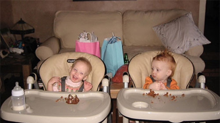 Çok ünlü bir aşkın ilk bebekleri oldular... Bir zamanlar 1 yaşında, şimdi 21... İyi ki doğdunuz canlarım