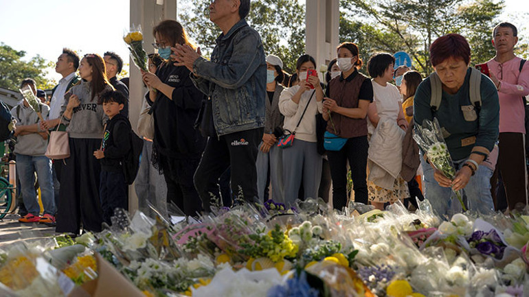 Hong Kongda 3 günlük yas: 128 ölü, 200 kayıp