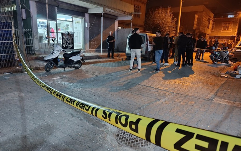 Berber dükkanında silahlı çatışma