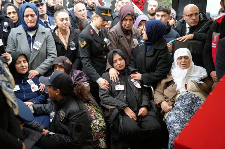 Düşen uçakta şehit olan astsubay Altıok’un bebeği dünyaya geldi
