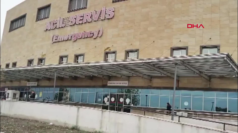 Yetkililer olay yerinde inceleme yapıyor