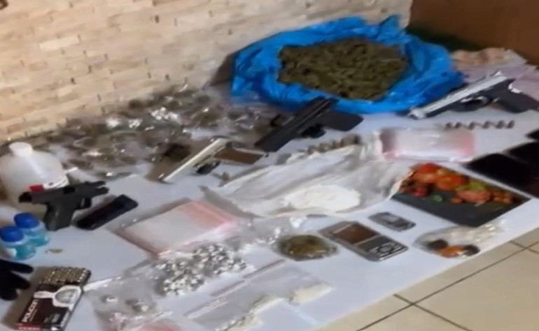 Sarıyer’de rezidanstaki daireye operasyon: Uyuşturucu ve silah çıktı; 2 şüpheli tutuklandı