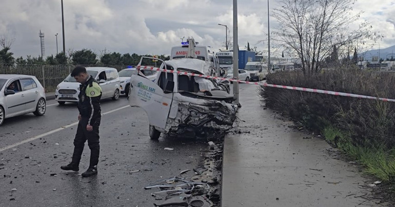 TEM Otoyolu'nda tır kazası sonrası görüntü