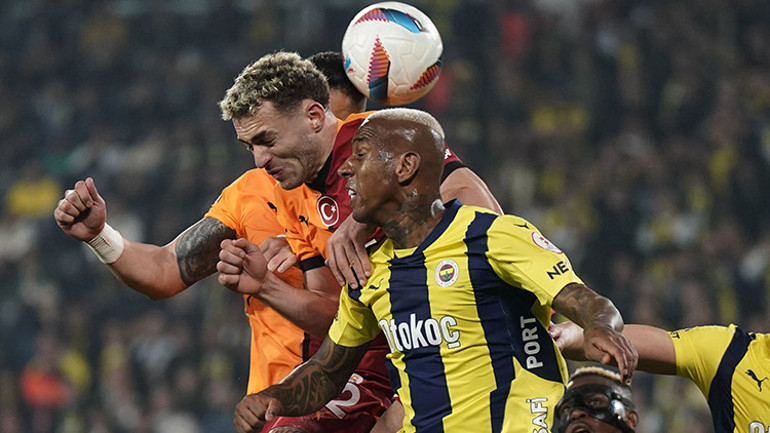 Yapay zekadan bomba Fenerbahçe-Galatasaray derbisi tahmini Derbide kırmızı kart görür Favorim küçük farkla...