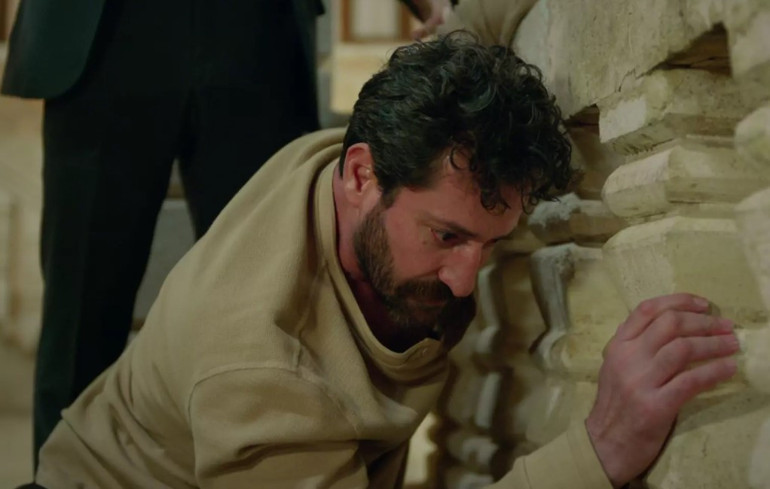 Uzak Şehirin 40. bölümünde neler oldu Alya ve Cihanın evliliği bitiyor mu Hakim kararını verdi