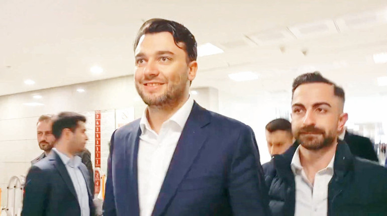 Bu nasıl cellat Özgür Bey