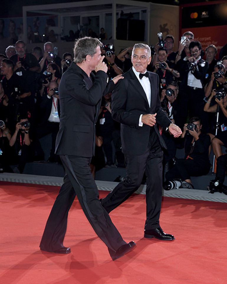 Aradan yıllar geçti... Hayal kırıklığını bir türlü unutamadı... Adına lanet olsun senin