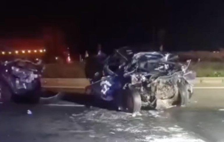 Zincirleme trafik kazasında 2 kardeş hayatını kaybetti