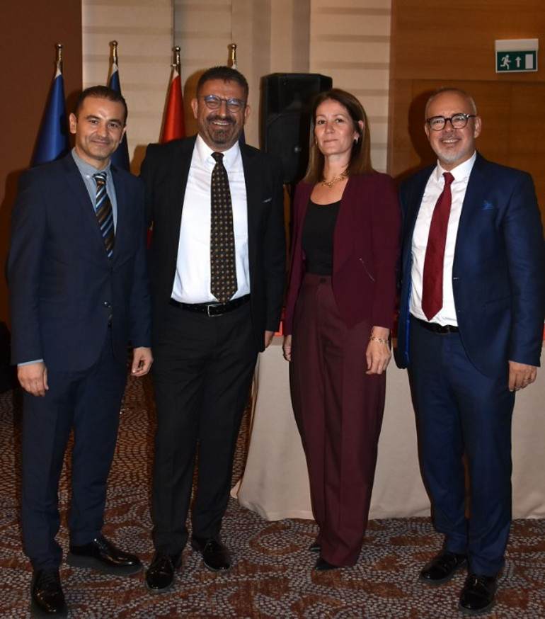 Romanya’nın milli günü İzmir’de görkemli bir törenle kutlandı