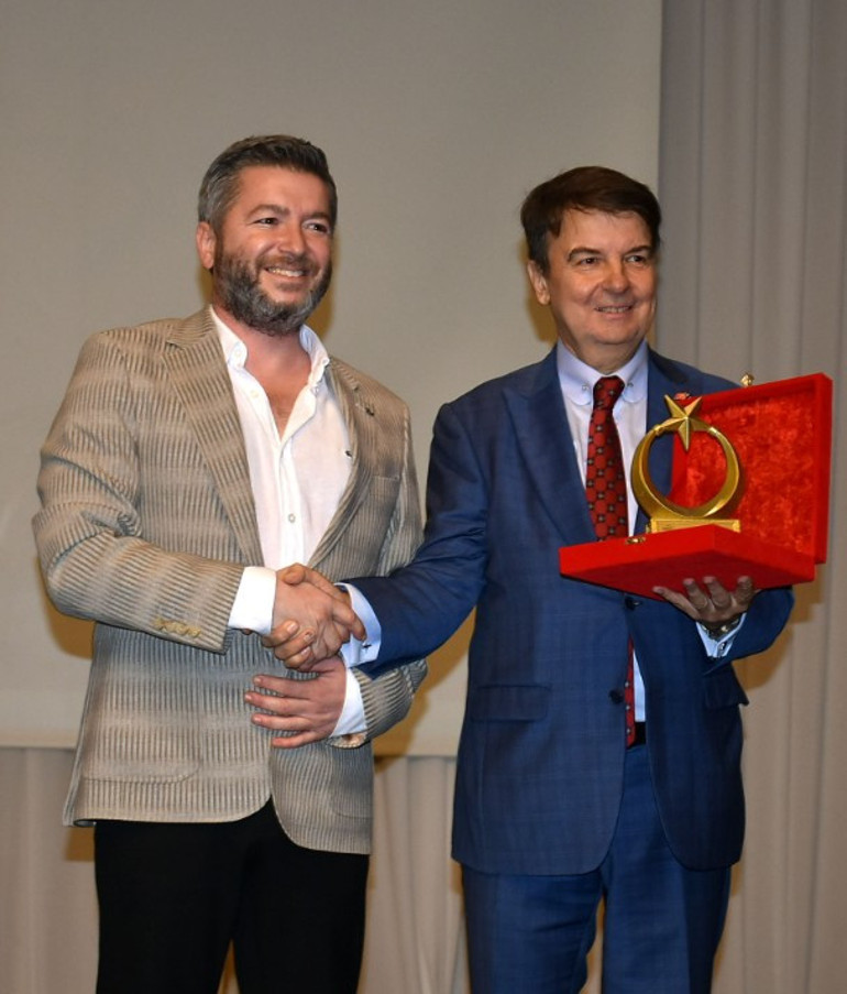 Romanya’nın milli günü İzmir’de görkemli bir törenle kutlandı