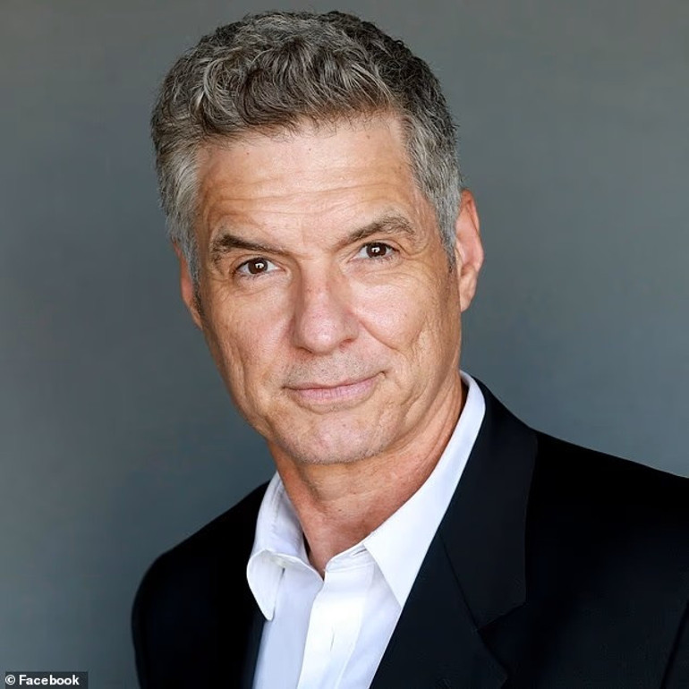 Yıllardır polisiye dizilerde oynuyordu… 65 yaşındaki usta oyuncu gerçekten polis olacak